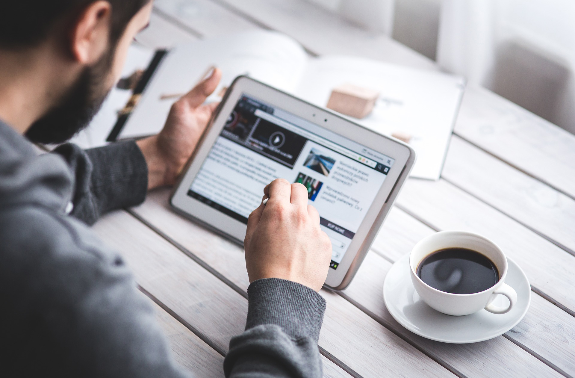 Man using tablet